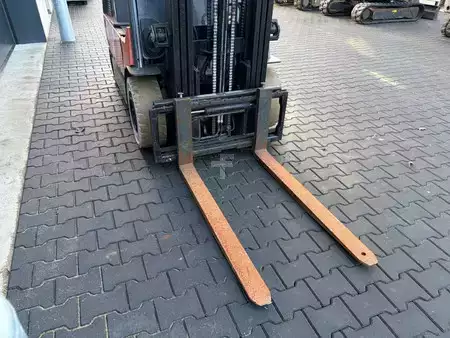 Carrelli elettrici 4 ruote 2005  Toyota 7FBMF25 (7)