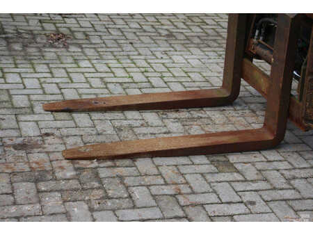 Teleskopstapler-Starr 2008  Manitou MRT 2150 (11)