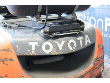 Treibgasstapler 2018  Toyota 02-8FGF30 (14)