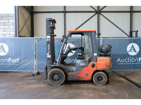 Treibgasstapler 2018  Toyota 02-8FGF30 (2)