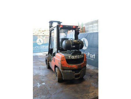 Treibgasstapler 2018  Toyota 02-8FGF30 (4)