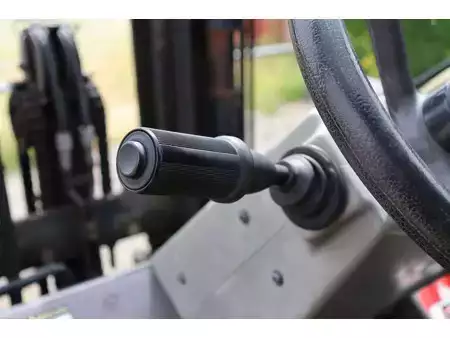 Empilhador diesel 2008  Manitou MH25-4T (25)