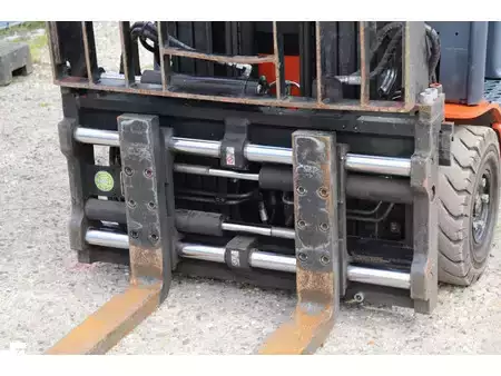 Eléctrica de 4 ruedas 2021  Toyota 8FBE18T (11)