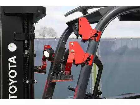 Eléctrica de 4 ruedas 2021  Toyota 8FBE18T (13)