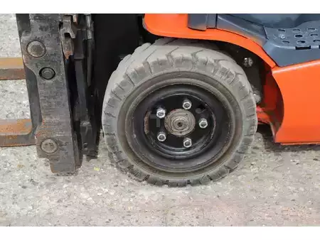 Eléctrica de 4 ruedas 2021  Toyota 8FBE18T (14)