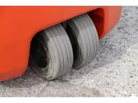 Eléctrica de 4 ruedas 2021  Toyota 8FBE18T (16)