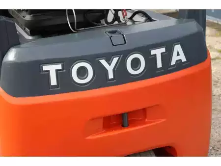 Eléctrica de 4 ruedas 2021  Toyota 8FBE18T (17)