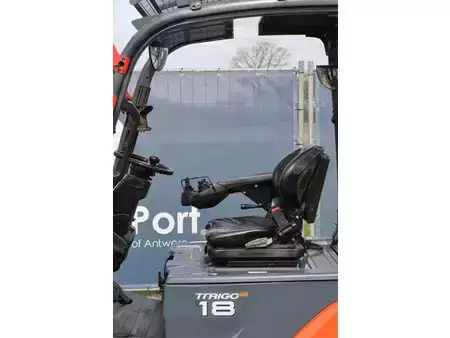 Eléctrica de 4 ruedas 2021  Toyota 8FBE18T (19)