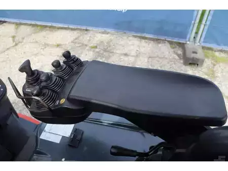 Eléctrica de 4 ruedas 2021  Toyota 8FBE18T (26)