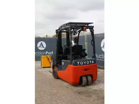 Eléctrica de 4 ruedas 2021  Toyota 8FBE18T (4)