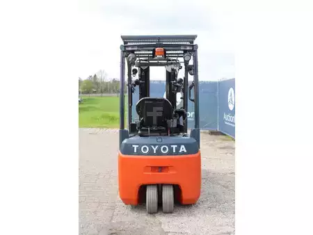 Eléctrica de 4 ruedas 2021  Toyota 8FBE18T (5)