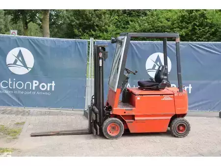 4-wiel elektrische heftrucks 1988  Linde E16P (1)