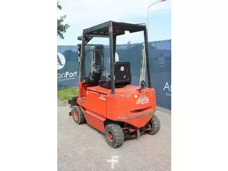 4-wiel elektrische heftrucks 1988  Linde E16P (4)