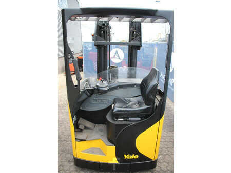 Chariots à mât rétractable 2008  Yale MR14 (11)