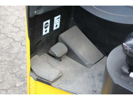 Chariots à mât rétractable 2008  Yale MR14 (13)