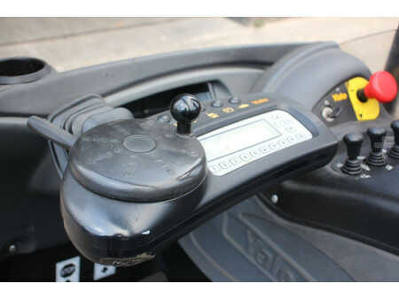 Chariots à mât rétractable 2008  Yale MR14 (14)