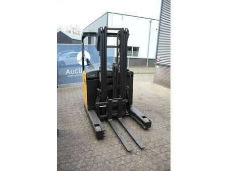 Chariots à mât rétractable 2008  Yale MR14 (6)