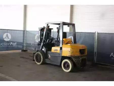 Treibgasstapler 2012  TCM FG35T9 (3)