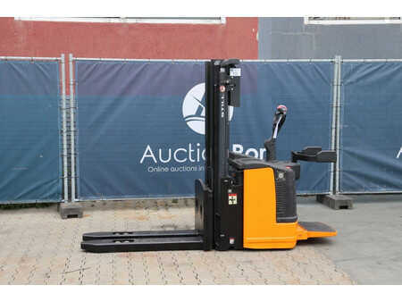 Apilador eléctrico 2013  Still EGV-S 30 LB (1)