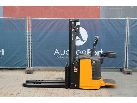 Apilador eléctrico 2013  Still EGV-S 30 LB (2)