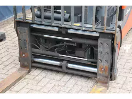 Carrelli elettrici 4 ruote 2017  Linde E30HL-01/600 (10)