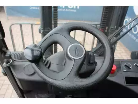 Carrelli elettrici 4 ruote 2017  Linde E30HL-01/600 (23)