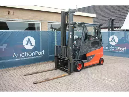 Carrelli elettrici 4 ruote 2017  Linde E30HL-01/600 (8)