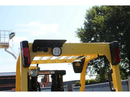 Eléctrico - 4 rodas 2018  Hyster E2.0XN (18)