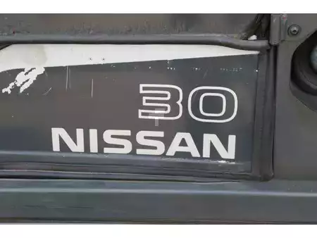Eléctrica de 4 ruedas - Nissan 30 (15)