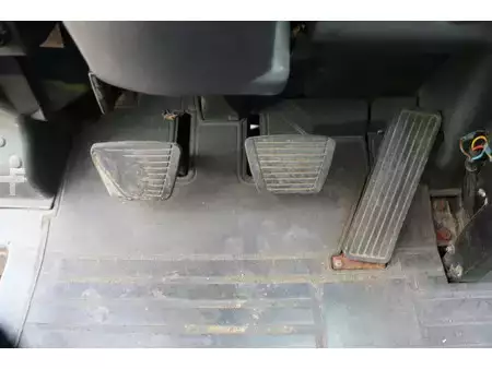 Eléctrica de 4 ruedas - Nissan 30 (20)