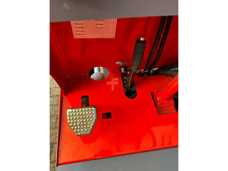 Elektro čtyřkolový VZV - Freelift CMF05 (11)