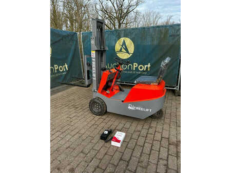 Elektro čtyřkolový VZV - Freelift CMF05 (24)