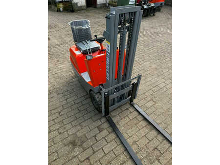 Elektro čtyřkolový VZV - Freelift CMF05 (3)