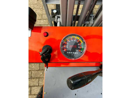 Elektro čtyřkolový VZV - Freelift CMF05 (7)