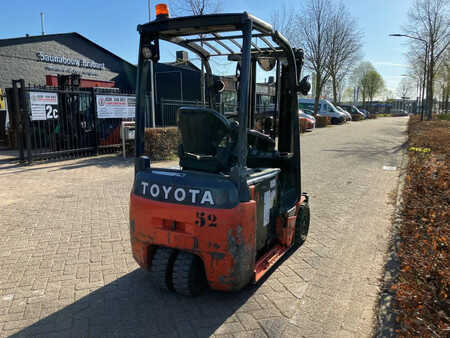 Sähkö - 4 pyör 2018  Toyota 8FBE18T (5)