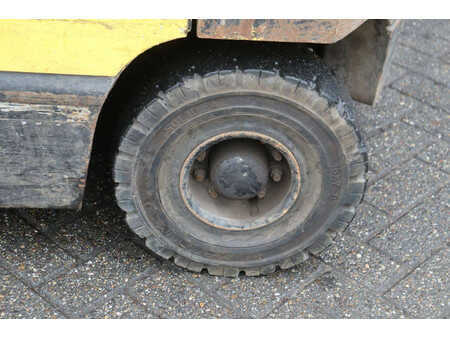 Carrelli elettrici 4 ruote 2001  Hyster J2.50XM (17)