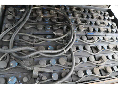 Carrelli elettrici 4 ruote 2001  Hyster J2.50XM (33)