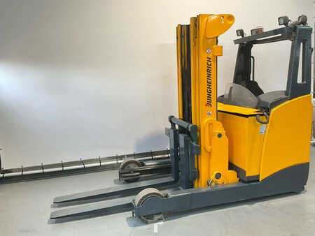 Schubmaststapler 2013  Jungheinrich ETV 320 (1)