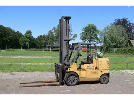 Treibgasstapler 2000  CAT Lift Trucks GC60K (1)