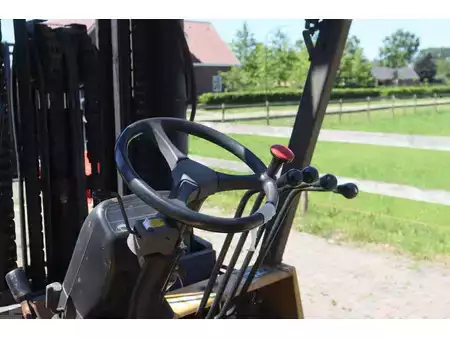 Treibgasstapler 2000  CAT Lift Trucks GC60K (23)