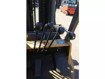 Treibgasstapler 2000  CAT Lift Trucks GC60K (26)
