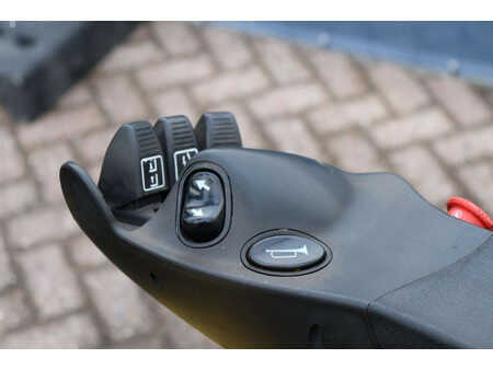 Carrelli elettrici 4 ruote 2018  Hyster J2.0XNT LWB (23)