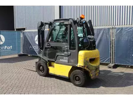 Gas truck 2010  Nissan U1D2A20LQ (3)