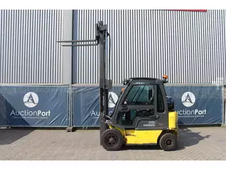 Gas truck 2010  Nissan U1D2A20LQ (34)