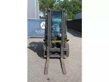 Gas truck 2010  Nissan U1D2A20LQ (8)