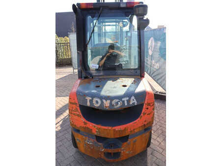 Carrelli elevatori diesel 2012  Toyota 02-8FDF30 (4)