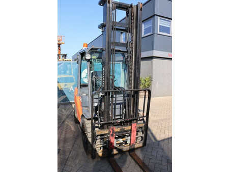 Carrelli elevatori diesel 2012  Toyota 02-8FDF30 (6)
