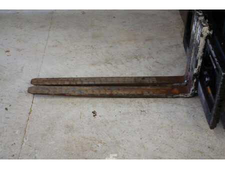 Carrelli elevatori GPL 2020  Yale GLP18VXV2175 (12)