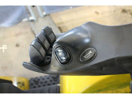 Carrelli elevatori GPL 2020  Yale GLP18VXV2175 (26)