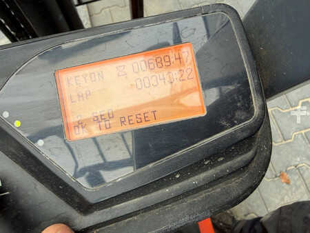 Elektrisk- 4 hjul 2012  Toyota 7FBEST13 (9)